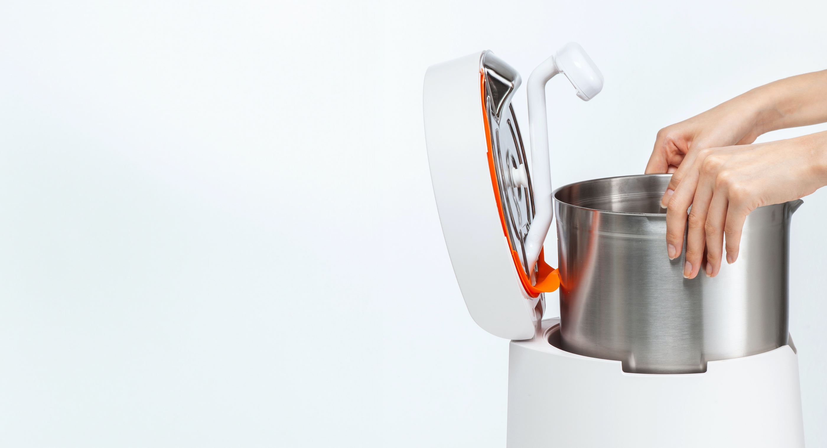 Easy to clean. Dishwasher-safe.